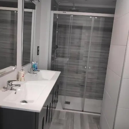 Apartamento Amplio Con Todas Comodidades En *
